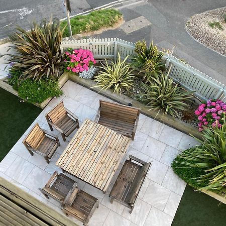 Beautiful 3 Bedroom Apartment By The Sea 뉴키 외부 사진