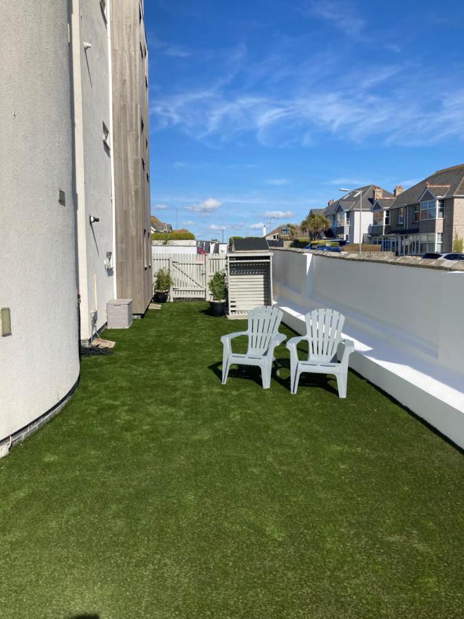 Beautiful 3 Bedroom Apartment By The Sea 뉴키 외부 사진
