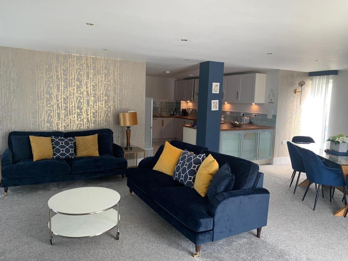 Beautiful 3 Bedroom Apartment By The Sea 뉴키 외부 사진